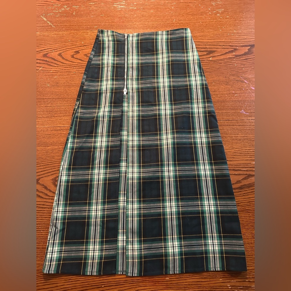 Green and Black Pleated A-Line Midi Skirt